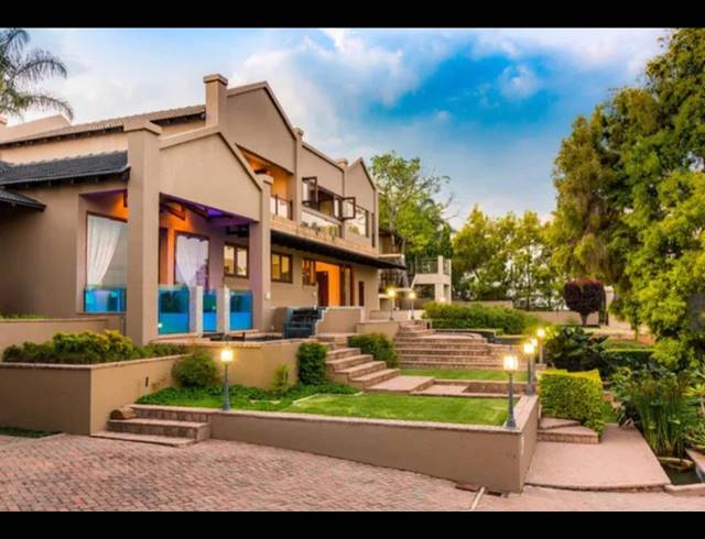 3,048M² HOTEL FOR SALE IN WATERKLOOF RIDGE